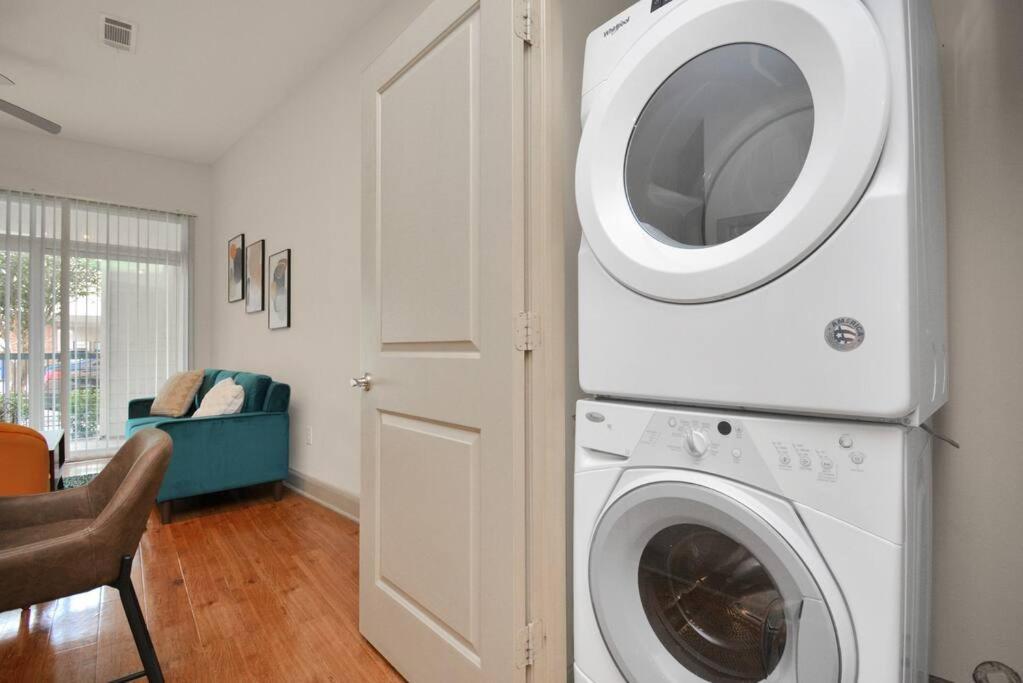 Beautiful Unit Near Med Center W/ Shopping Center Daire Houston Dış mekan fotoğraf