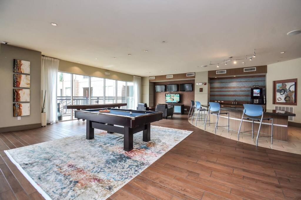Beautiful Unit Near Med Center W/ Shopping Center Daire Houston Dış mekan fotoğraf